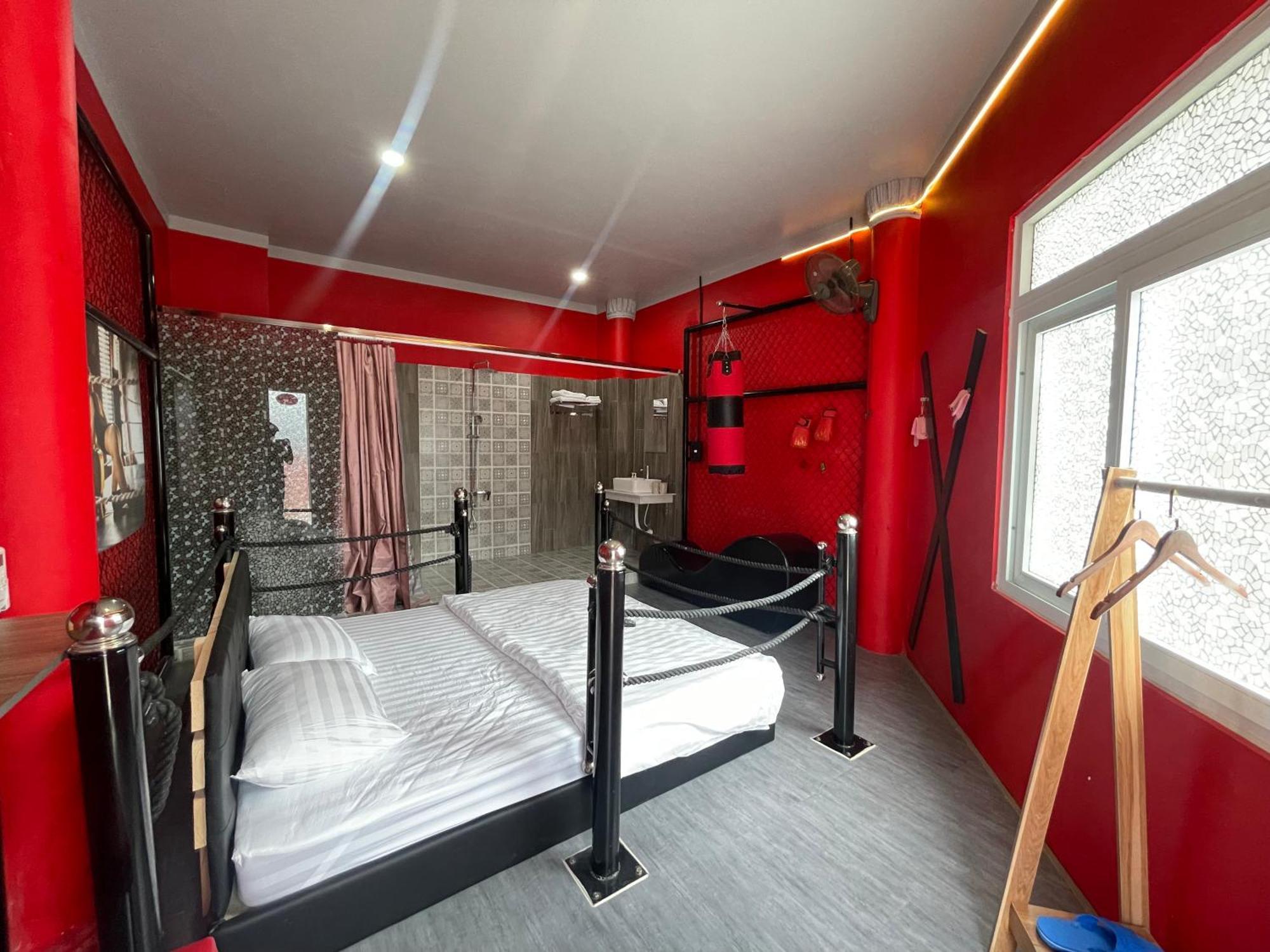 Couple Hotel - Khach San Tinh Yeu Buon Ko Sir Экстерьер фото