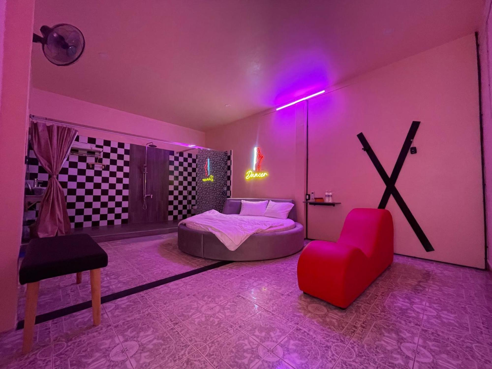 Couple Hotel - Khach San Tinh Yeu Buon Ko Sir Экстерьер фото